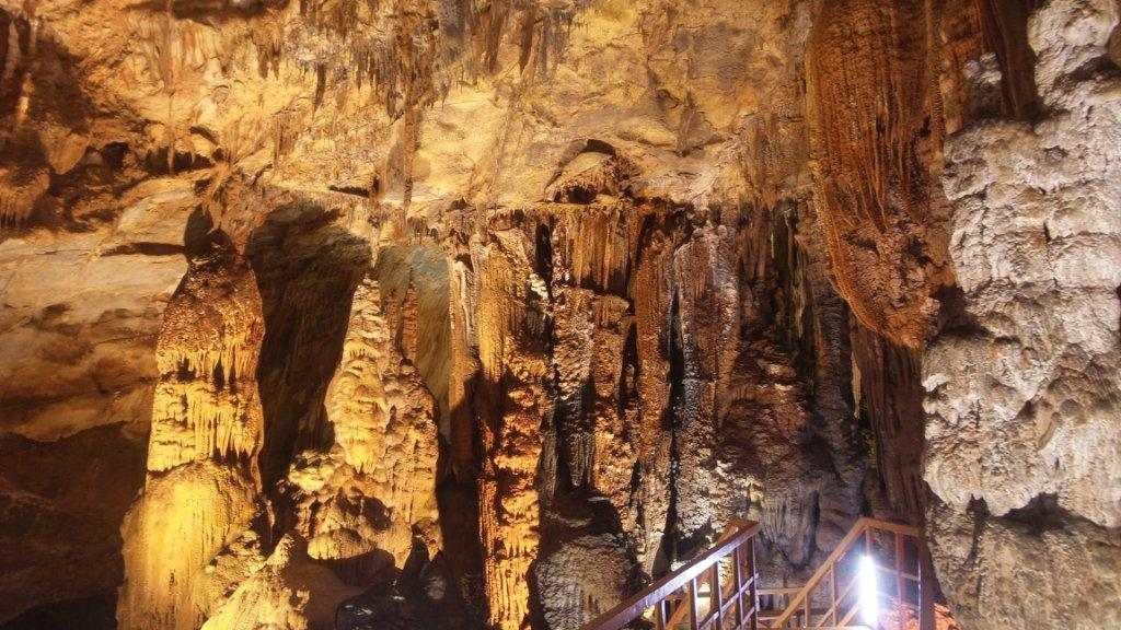 SPECTACULAR TIEN SON CAVE SPECTACULAR TIEN SON CAVE