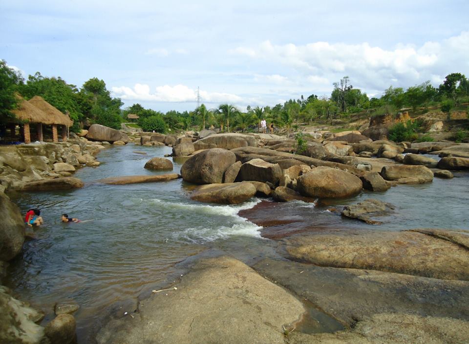 BA LI STREAM IN NHA TRANG
