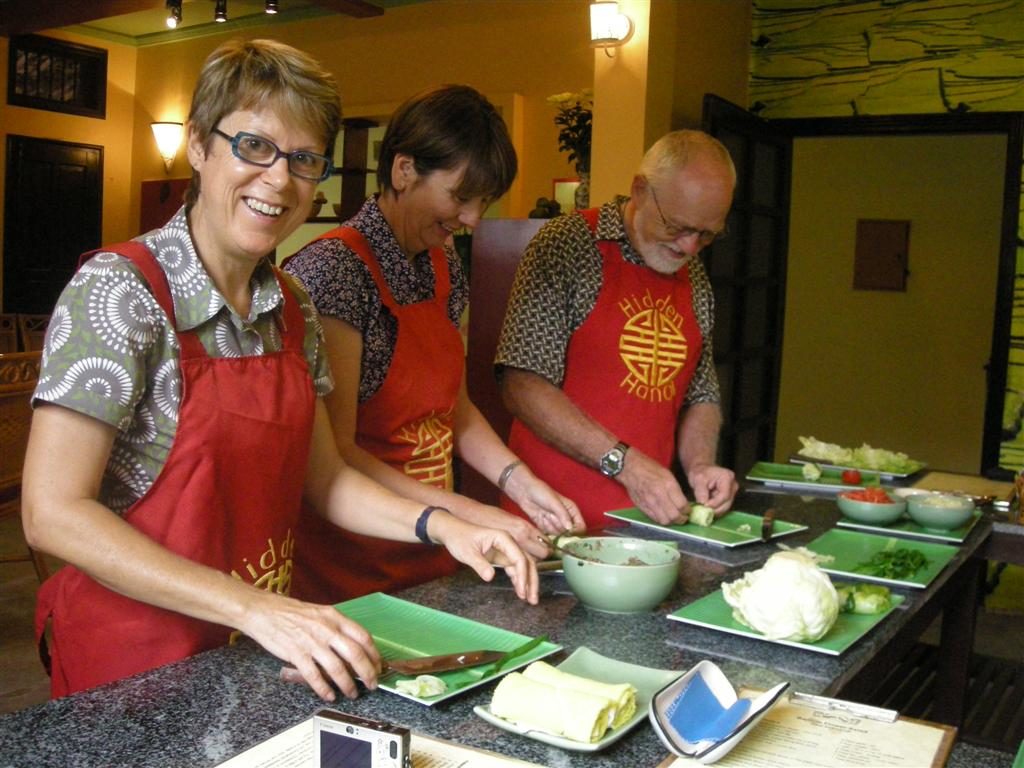 HOI AN MOTORBIKE TOUR FOR COOKING CLASS HOI AN MOTORBIKE TOUR FOR COOKING CLASS