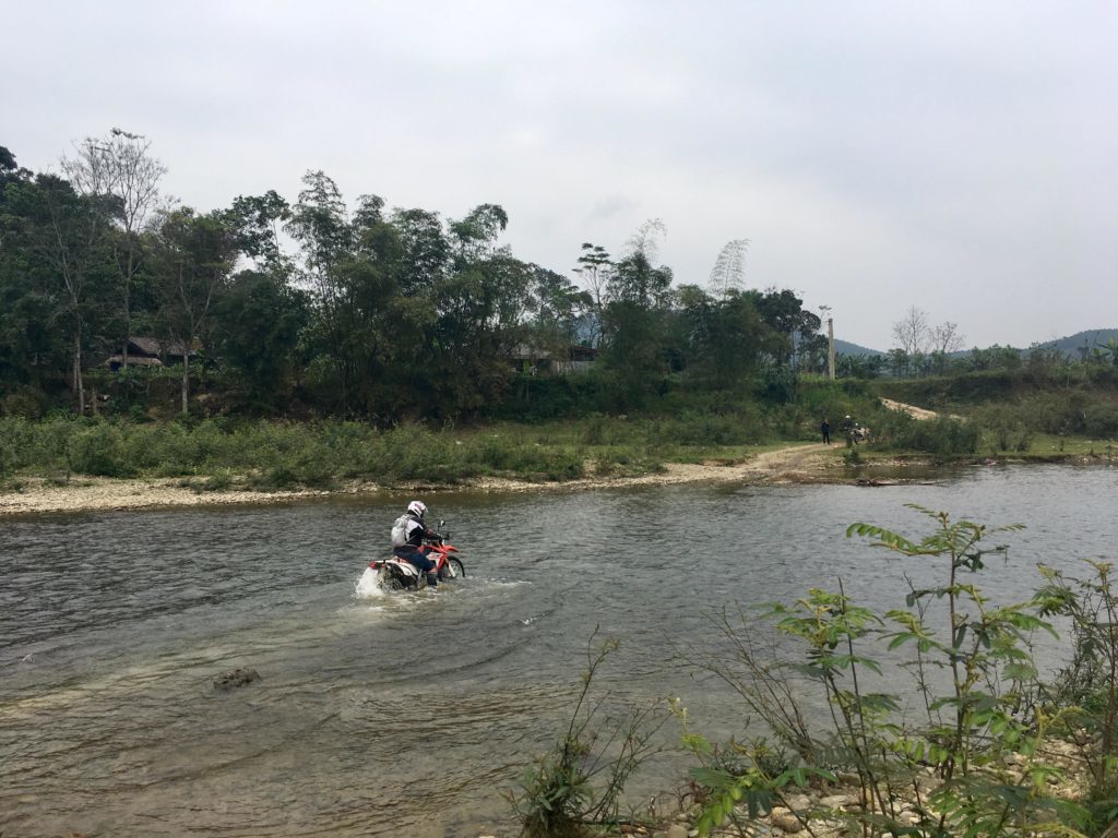 SHORT MOTORBIKE TOUR TO CUC PHUONG - HOA LU – TAM COC SHORT MOTORBIKE TOUR TO CUC PHUONG - HOA LU – TAM COC