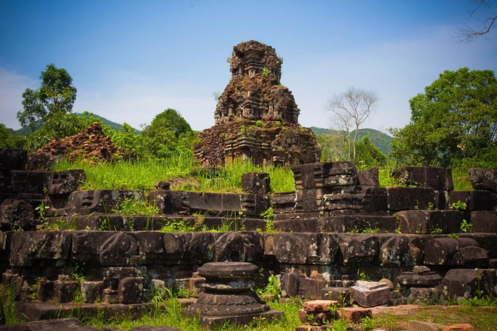 HOI AN LOOP MOTORBIKE TOUR VIA CENTRAL HIGHLANDS AND COASTLINE HOI AN LOOP MOTORBIKE TOUR VIA CENTRAL HIGHLANDS AND COASTLINE