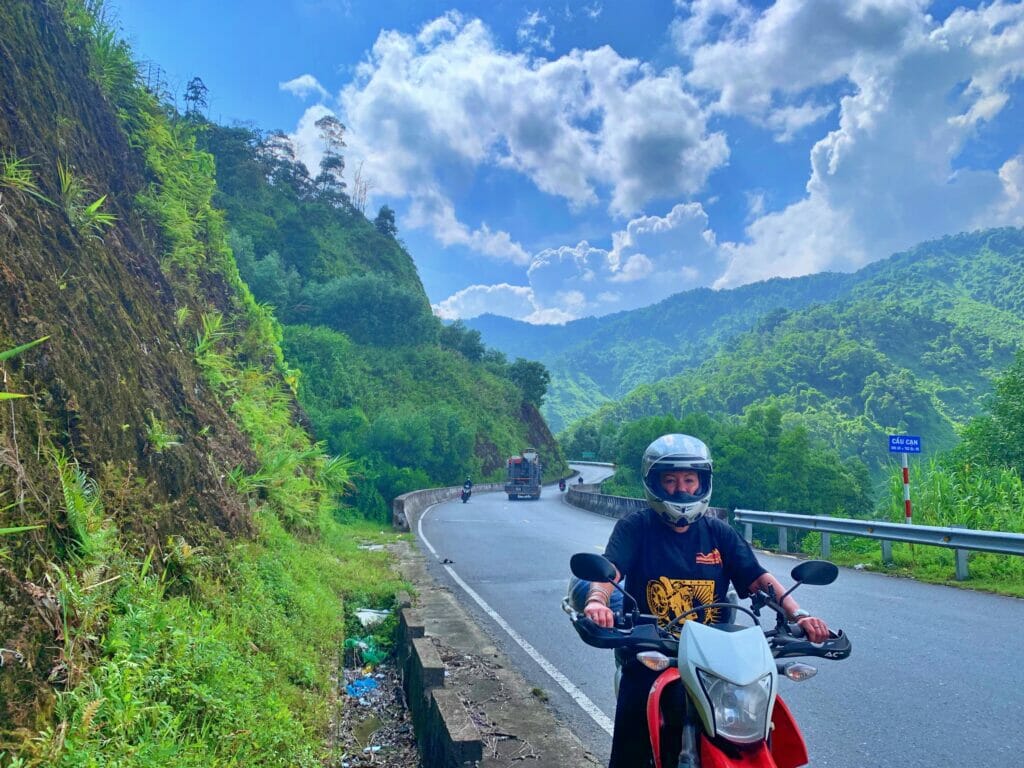 VIETNAM MOTORBIKE TOUR FROM HOI AN TO HANOI VIA PHONG NHA AND KHE SANH
