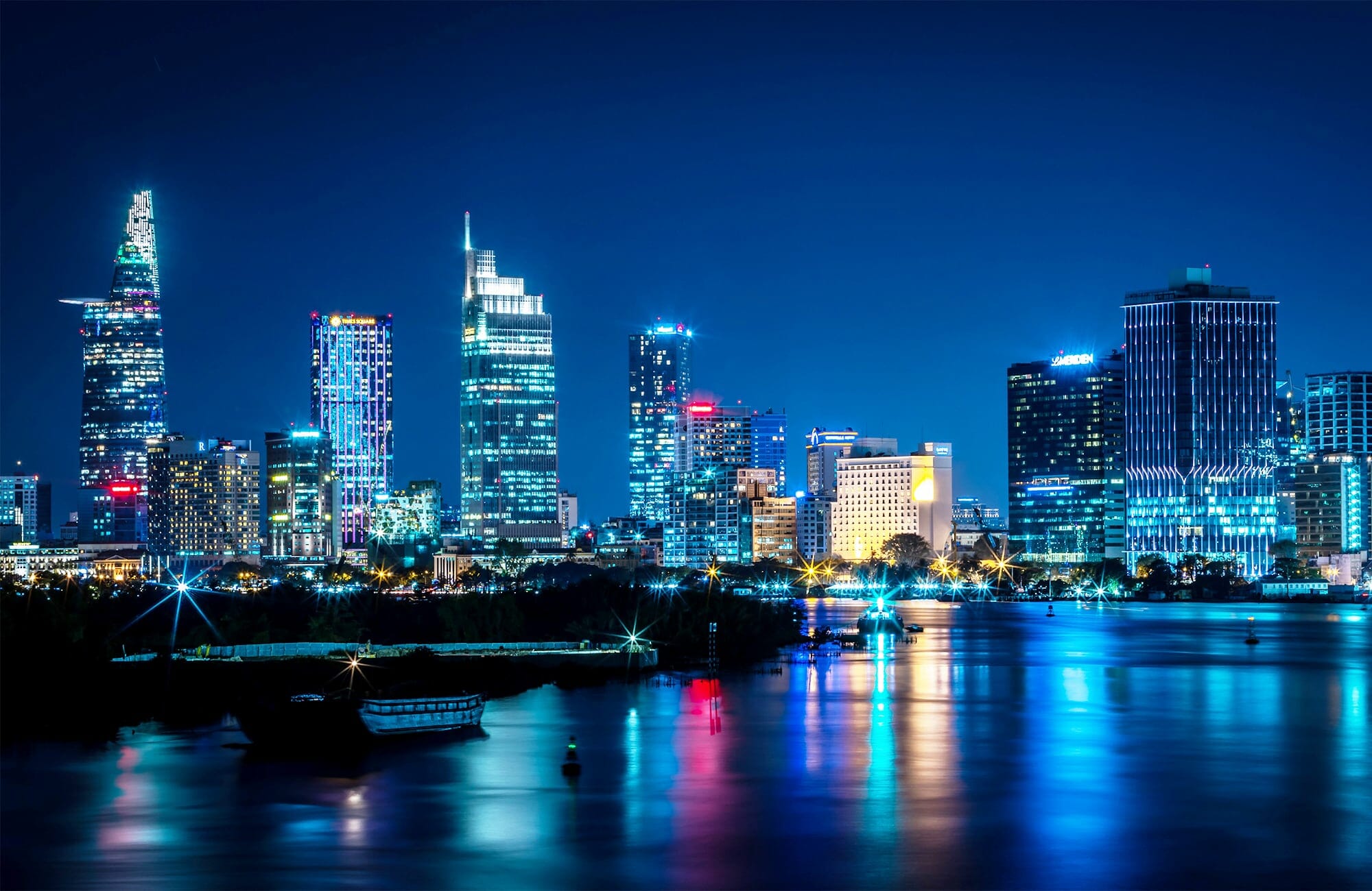 LIVELY SAIGON BY NIGHT MOTORBIKE TOUR LIVELY SAIGON BY NIGHT MOTORBIKE TOUR