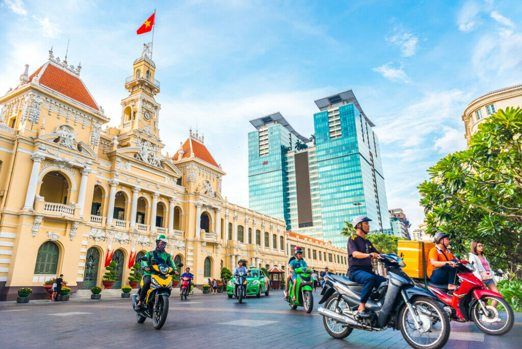 FULL-DAY SAIGON MOTORBIKE TOUR FOR SIGHTSEEING FULL-DAY SAIGON MOTORBIKE TOUR FOR SIGHTSEEING