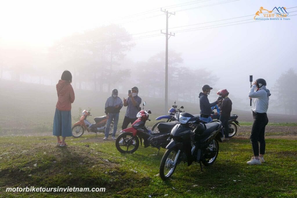 VIETNAM EASY MOTORBIKE TOUR FROM SAIGON TO HANOI