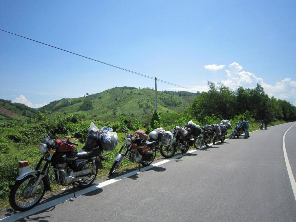 COMPLETE VIETNAM MOTORBIKE TOUR ALONG THE COAST FOR 18 DAYS COMPLETE VIETNAM MOTORBIKE TOUR ALONG THE COAST FOR 18 DAYS