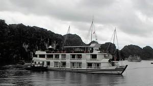 HANOI JEEP TOUR TO HA LONG BAY FOR 2 DAYS / 1 NIGHT