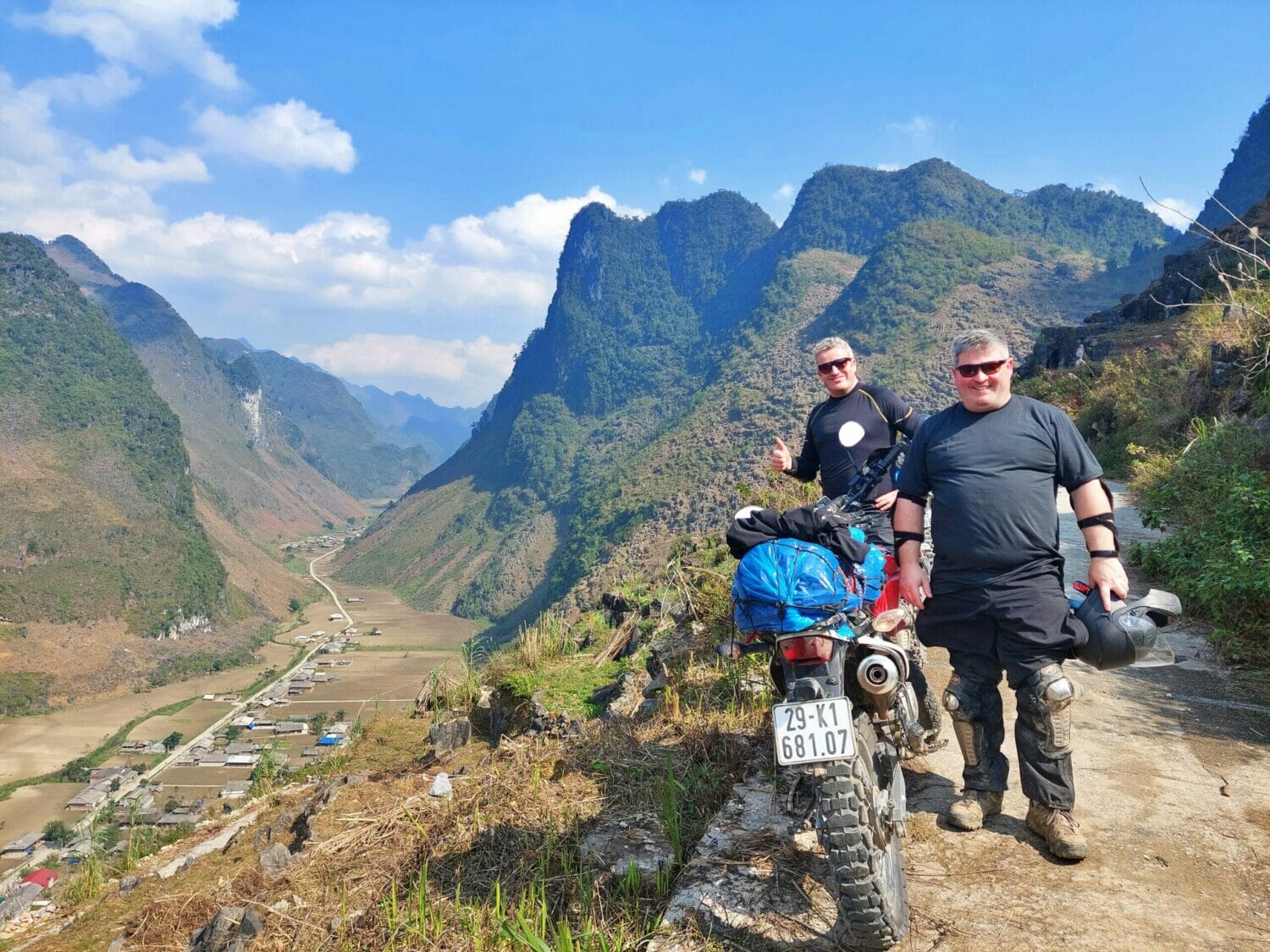 NORTH VIETNAM DIRT MOTORBIKE TOUR FROM WEST TO EAST