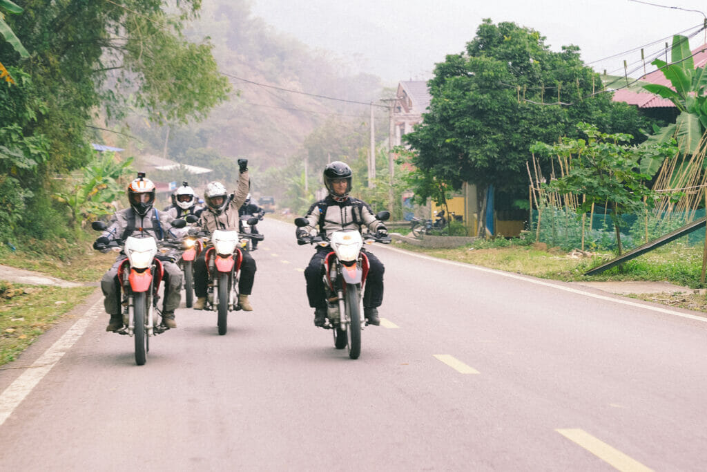 HANOI GROUP MOTORBIKE TOUR TO HA LONG BAY FOR 2 DAYS
