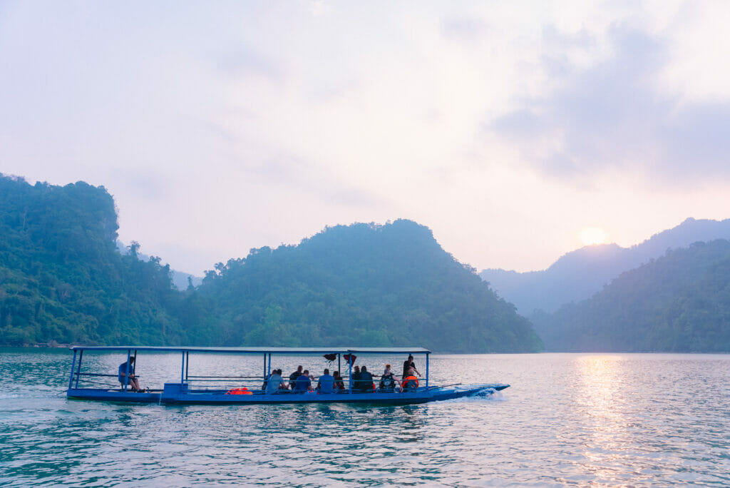 FULL NORTHERN VIETNAM DIRT MOTORBIKE TOUR 13-DAY FULL NORTHERN VIETNAM DIRT MOTORBIKE TOUR 13-DAY