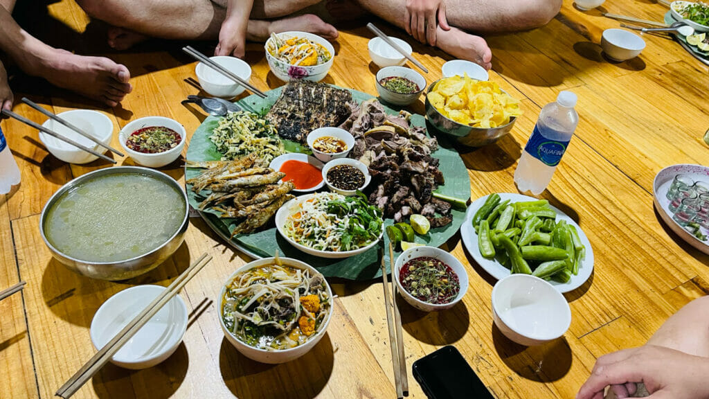 HANOI MOTORBIKE TOUR TO THAC BA AND BA BE LAKES – 3 DAYS HANOI MOTORBIKE TOUR TO THAC BA AND BA BE LAKES – 3 DAYS