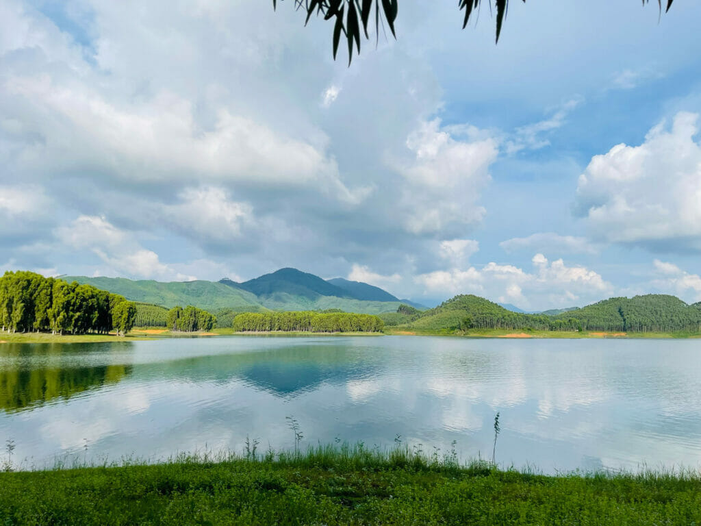 FULL VIETNAM MOTORCYCLE TOUR FROM SAIGON TO CAO BANG AND HA LONG BAY