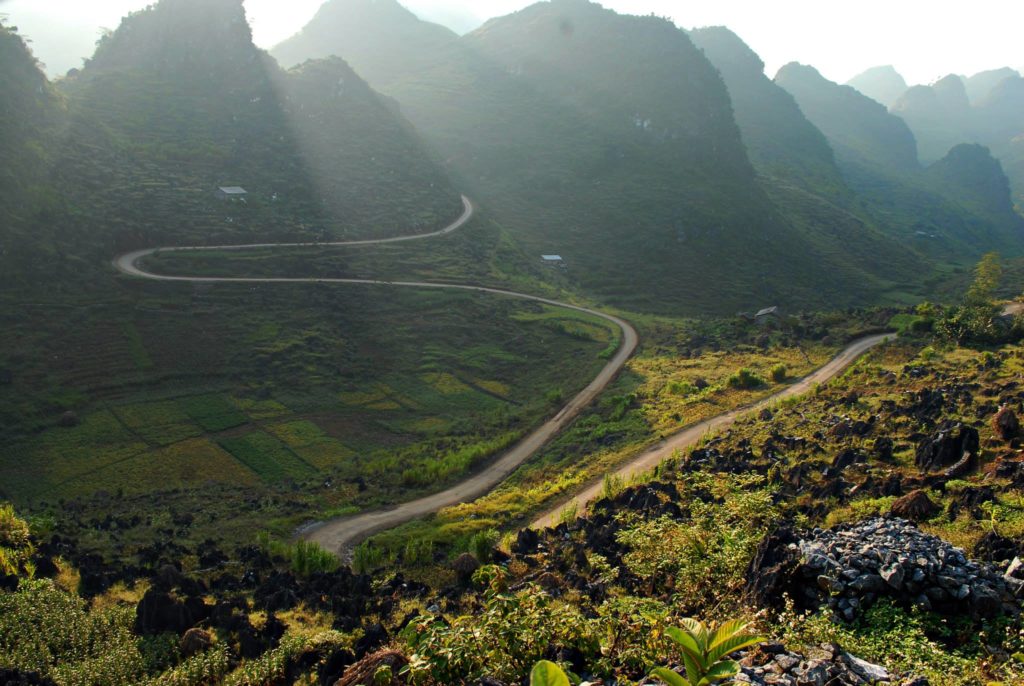 HANOI MOTORBIKE TOUR TO HA GIANG VIA THAC BA LAKE, BAC HA, AND BA BE NATIONAL PARK – 7 DAYS