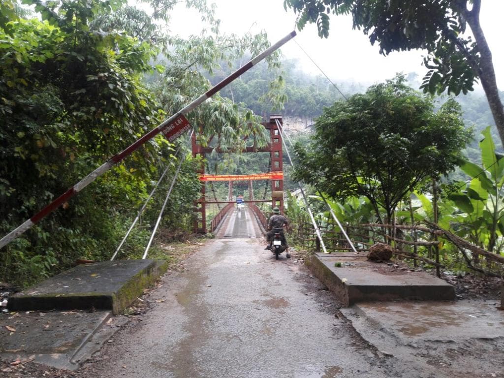 VIETNAM NORTHEAST MOTORBIKE TOUR TO CAO BANG VIETNAM NORTHEAST MOTORBIKE TOUR TO CAO BANG
