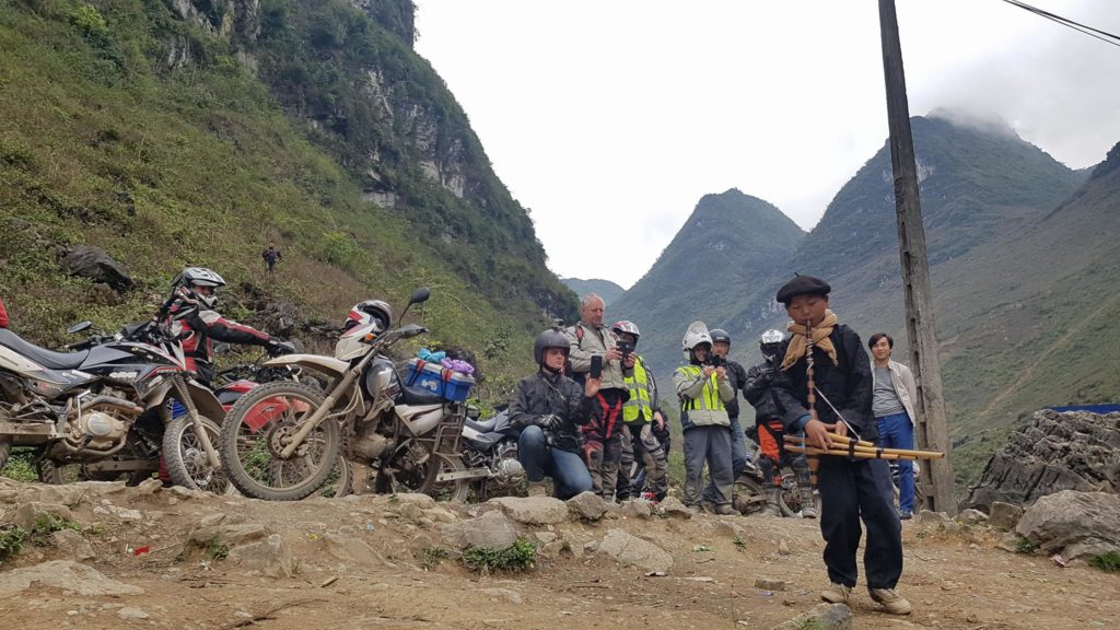 HANOI MOTORBIKE TOUR TO HA GIANG AND SAPA HANOI MOTORBIKE TOUR TO HA GIANG AND SAPA