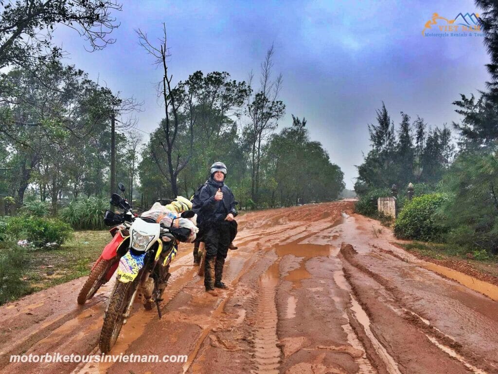 Saigon Motorbike Tour to Mui Ne and Da Lat For 4 Days