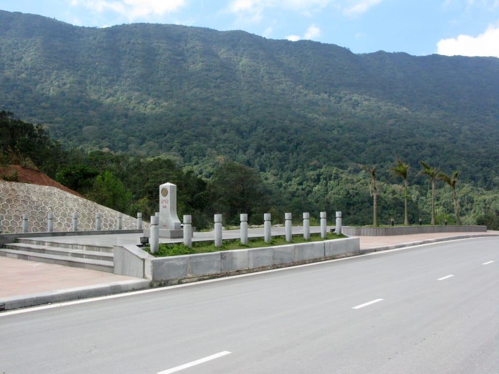 Epic Laos Motorbike Tour from North to South