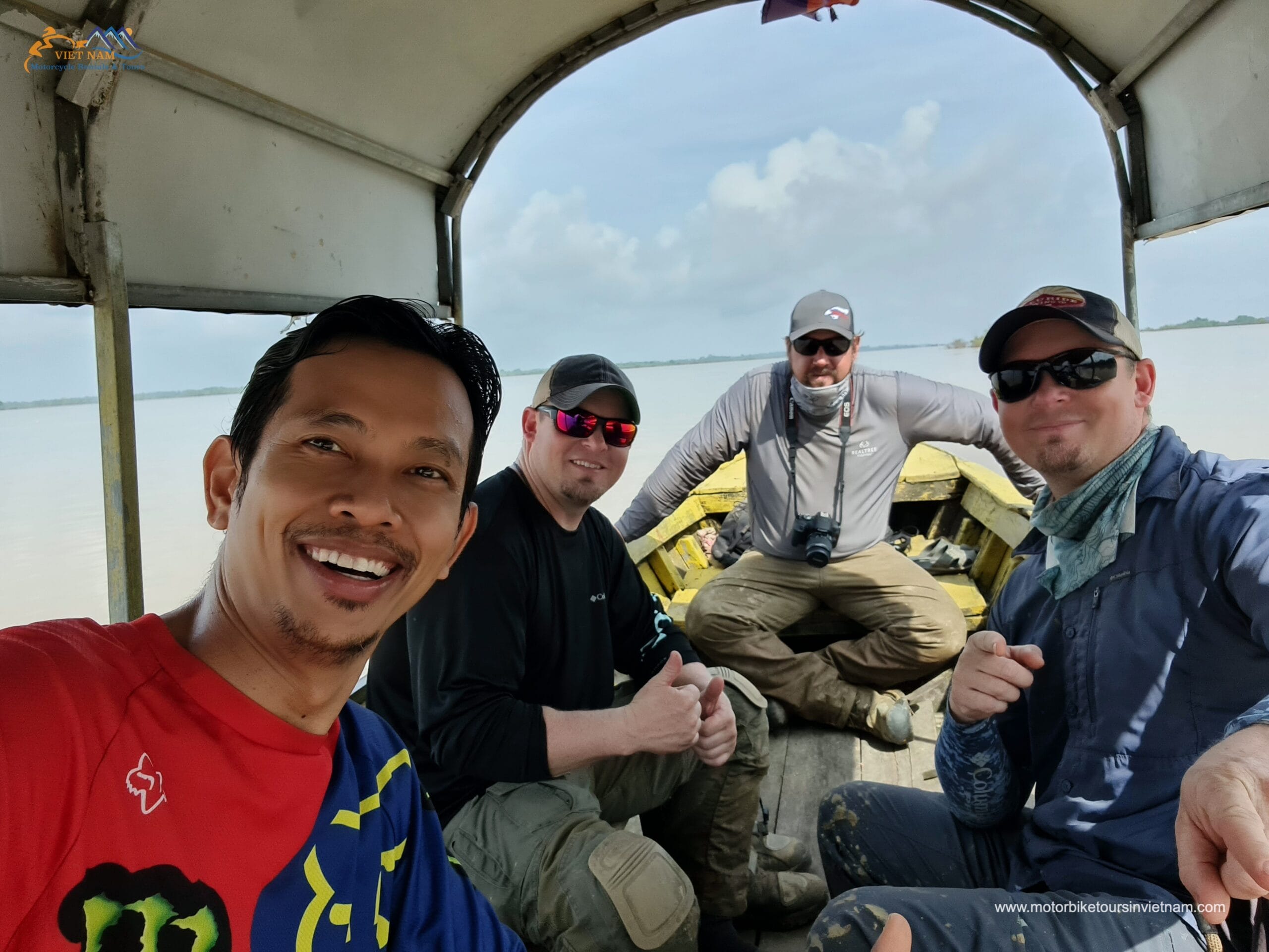 PHNOM PENH DIRT BIKE TOUR TO ANGKOR WAT 5-DAY
