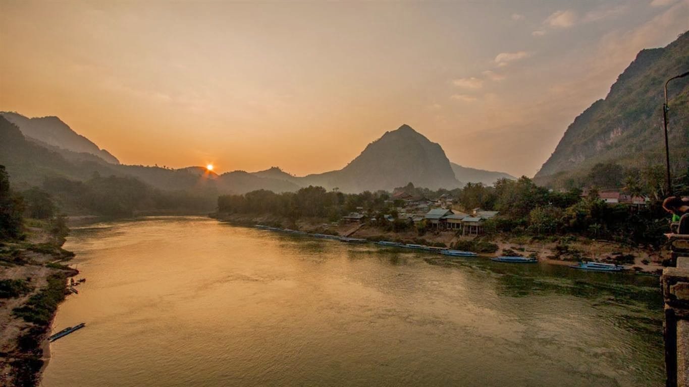 Gripping Laos Dirt Bike Tour from Luang Prabang to Nong Khiaw, Golden Triangle, Pakbeng